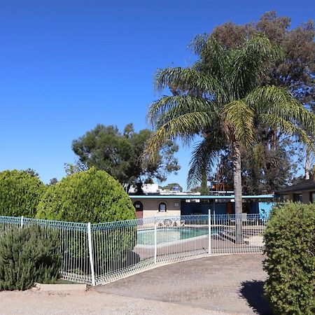 Capri Motel Balranald Exterior photo