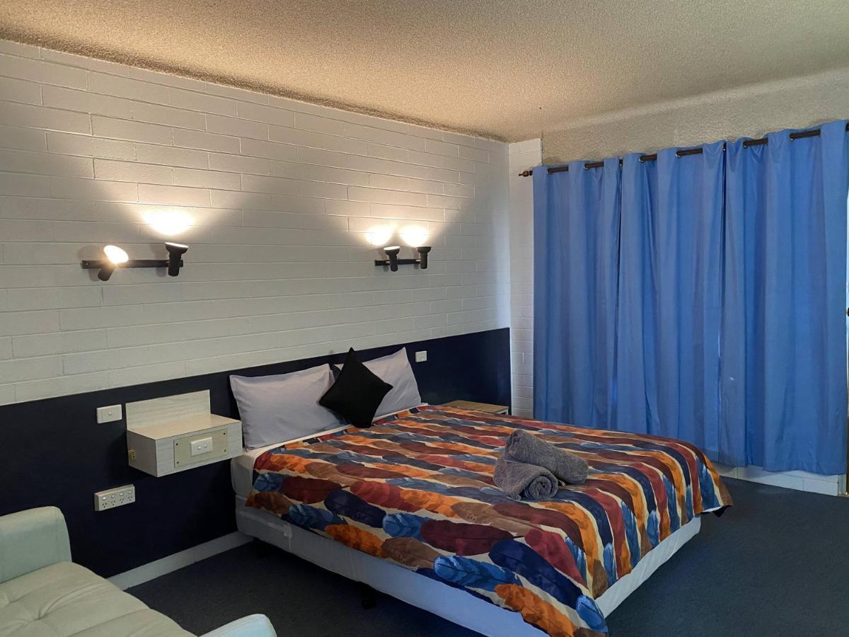 Capri Motel Balranald Exterior photo