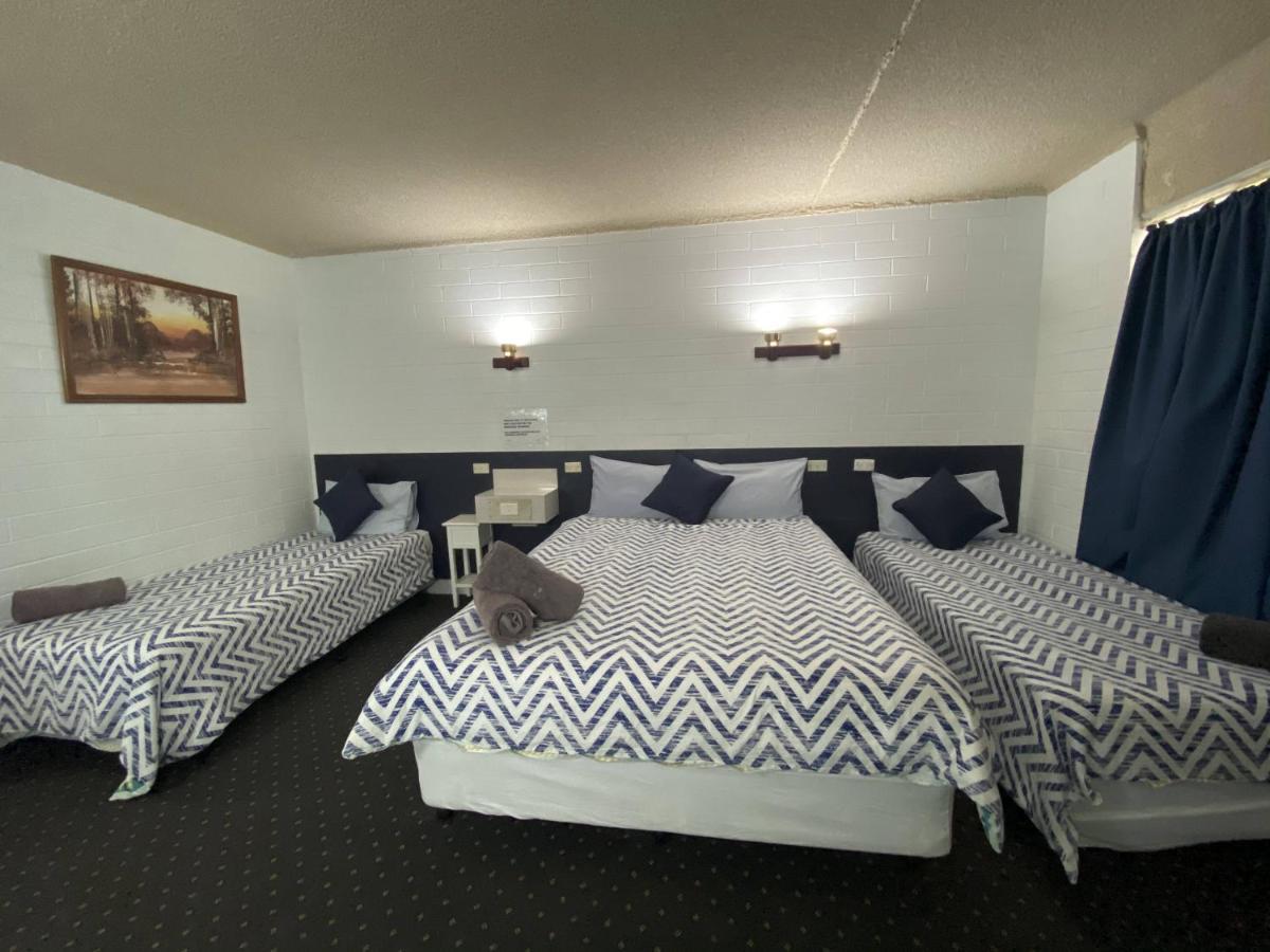 Capri Motel Balranald Exterior photo